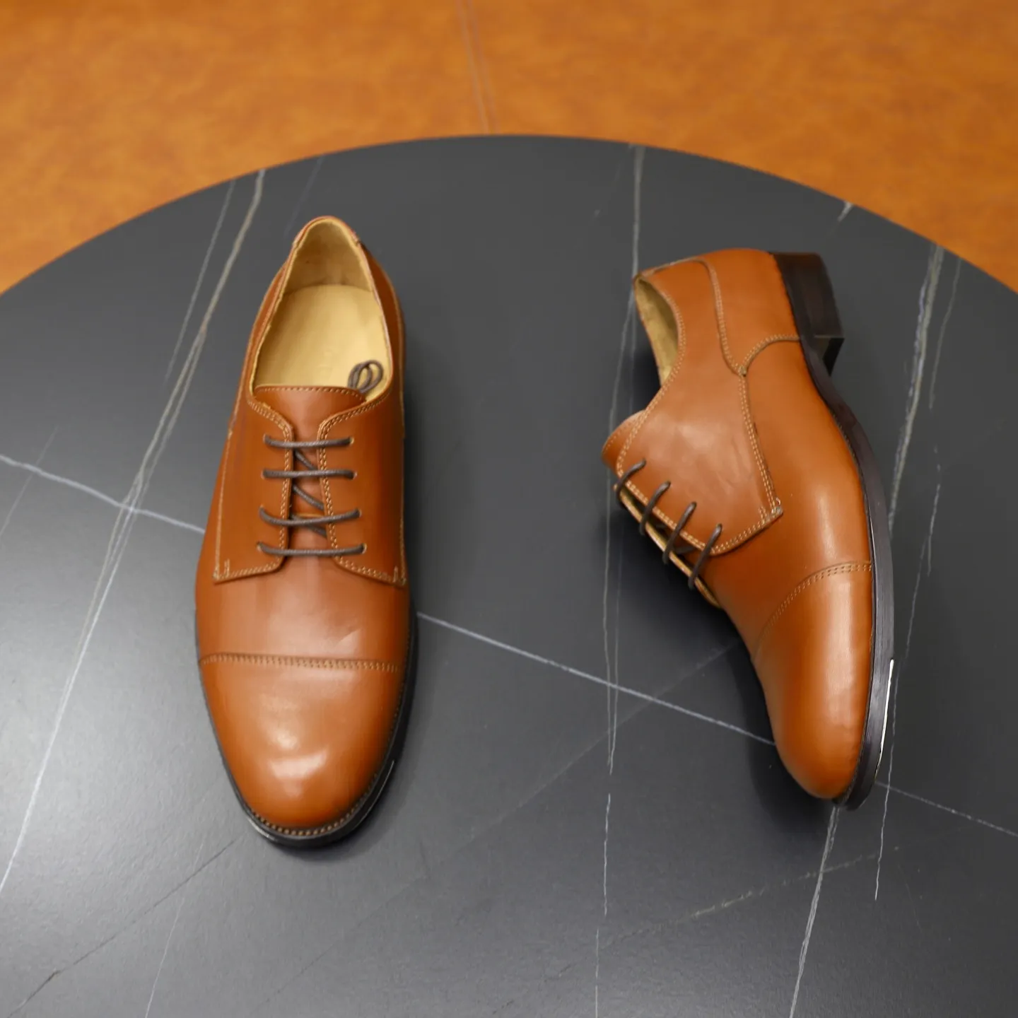 Men's shoes 💰660💰🙅‍♂️🙅‍♂️🙅‍♂️Niuli Brand: Gucci GuCCI Standard code: Men's code 39-44 (45 can be customized) Grade: Same style as the official website Original quality Material: Original cowhide surface Comfortable cowhide lining Original outsole Style category: Men's fashionable casual leather shoes Distinguished big-name luxury elements, top luxury Color: actual picture color